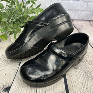 Dansko Professional Patent Leather Slip-On Clogs Black Sz EU 40